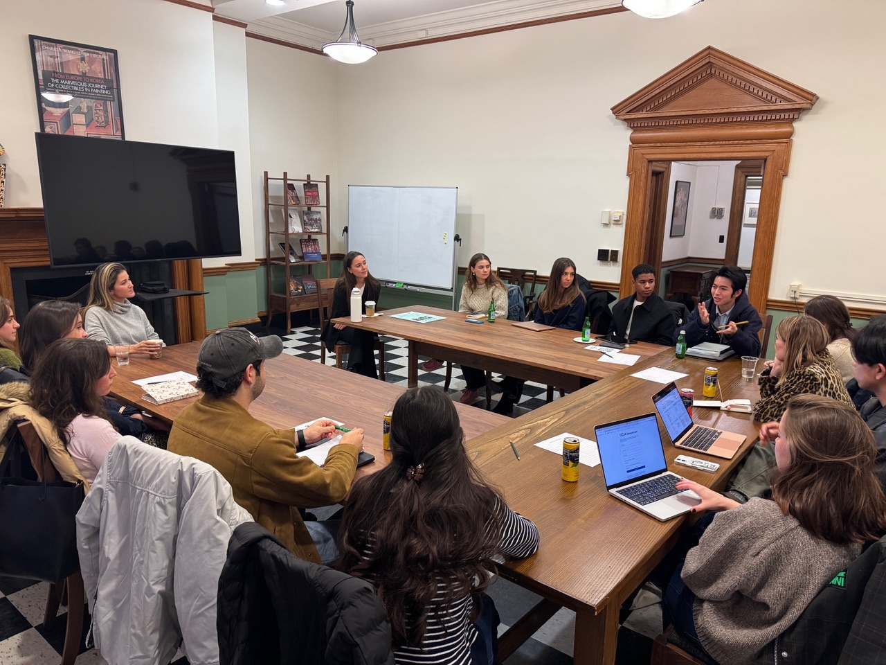 Students engage with alumni in a roundtable career workshop
